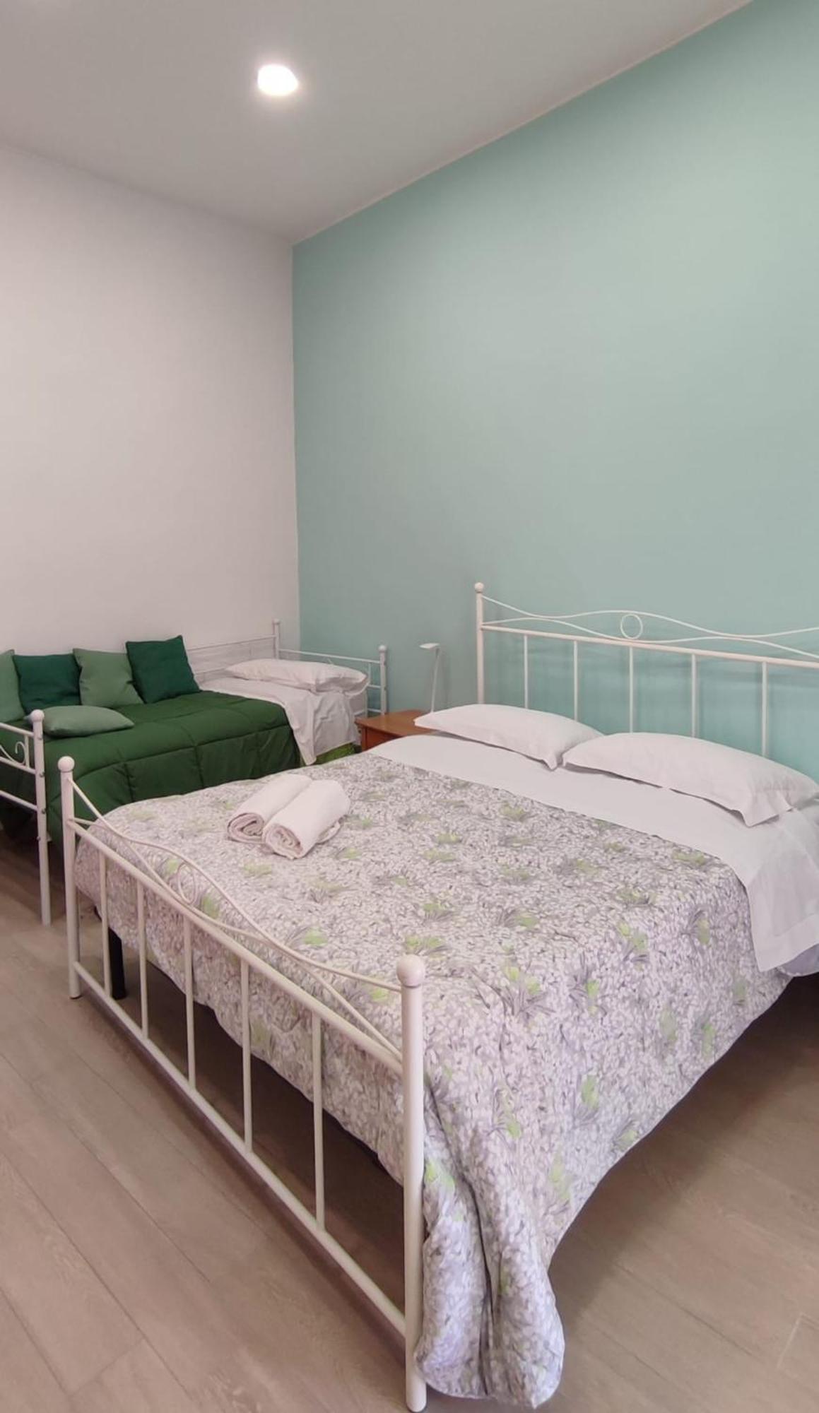 Casa Vacanze Napoli Centro Carmen & Sara エクステリア 写真